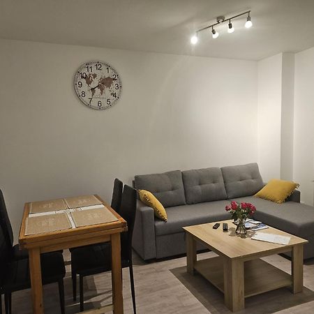 Joli Appartement En Face De Lac Нантюа Екстериор снимка