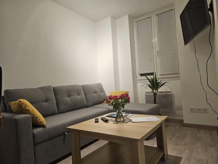 Joli Appartement En Face De Lac Нантюа Екстериор снимка